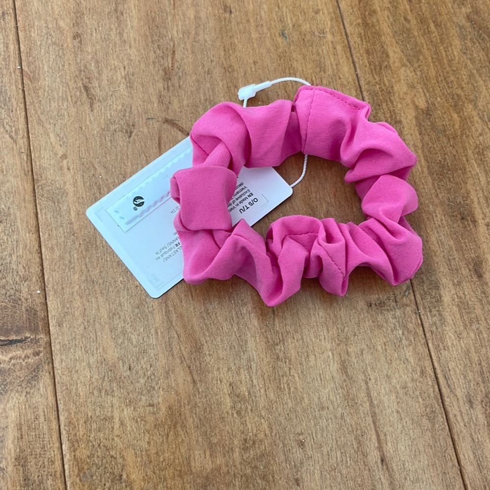 Lululemon sonic pink scrunchie